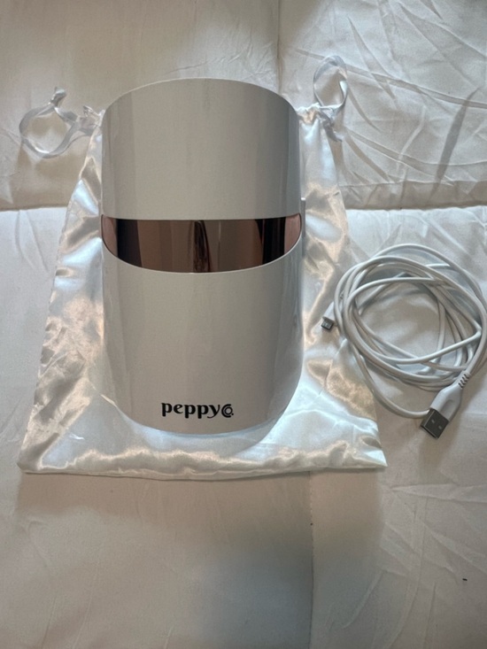 Peppy Co Other - The Peppy Co LED Light Therapy Mask